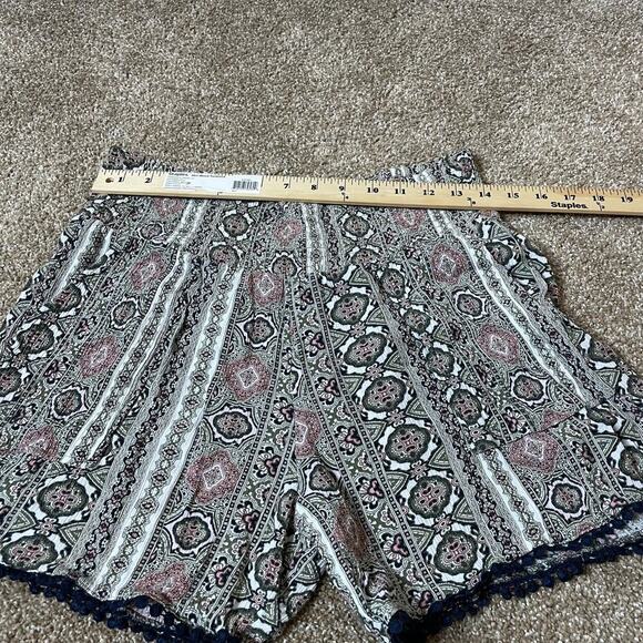 Three Dots shorts aztek print elastic waist pom pom trim pull on SZ lg POCKETS - Picture 6 of 9